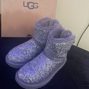 UGG CLASSIC MINI BOW COSMOS SILVER BOOTS - WOMEN'S